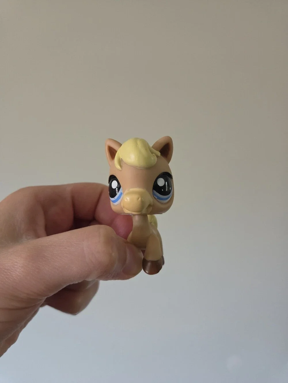 Littlest Pet Shop 1081 Lps Authentic Tan Yellow Blonde Horse Blue Eyes